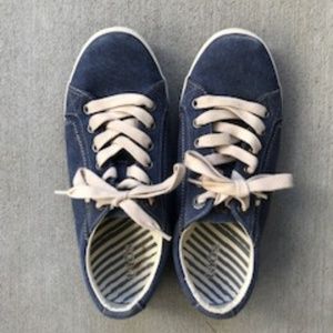 Womens Taos Star Comfy Sneakers - Size 8